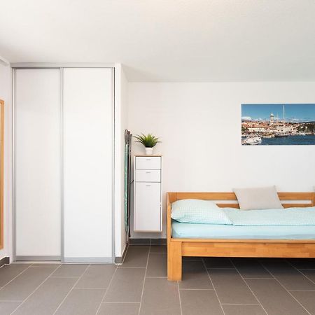 Apartments Oleander クルク エクステリア 写真
