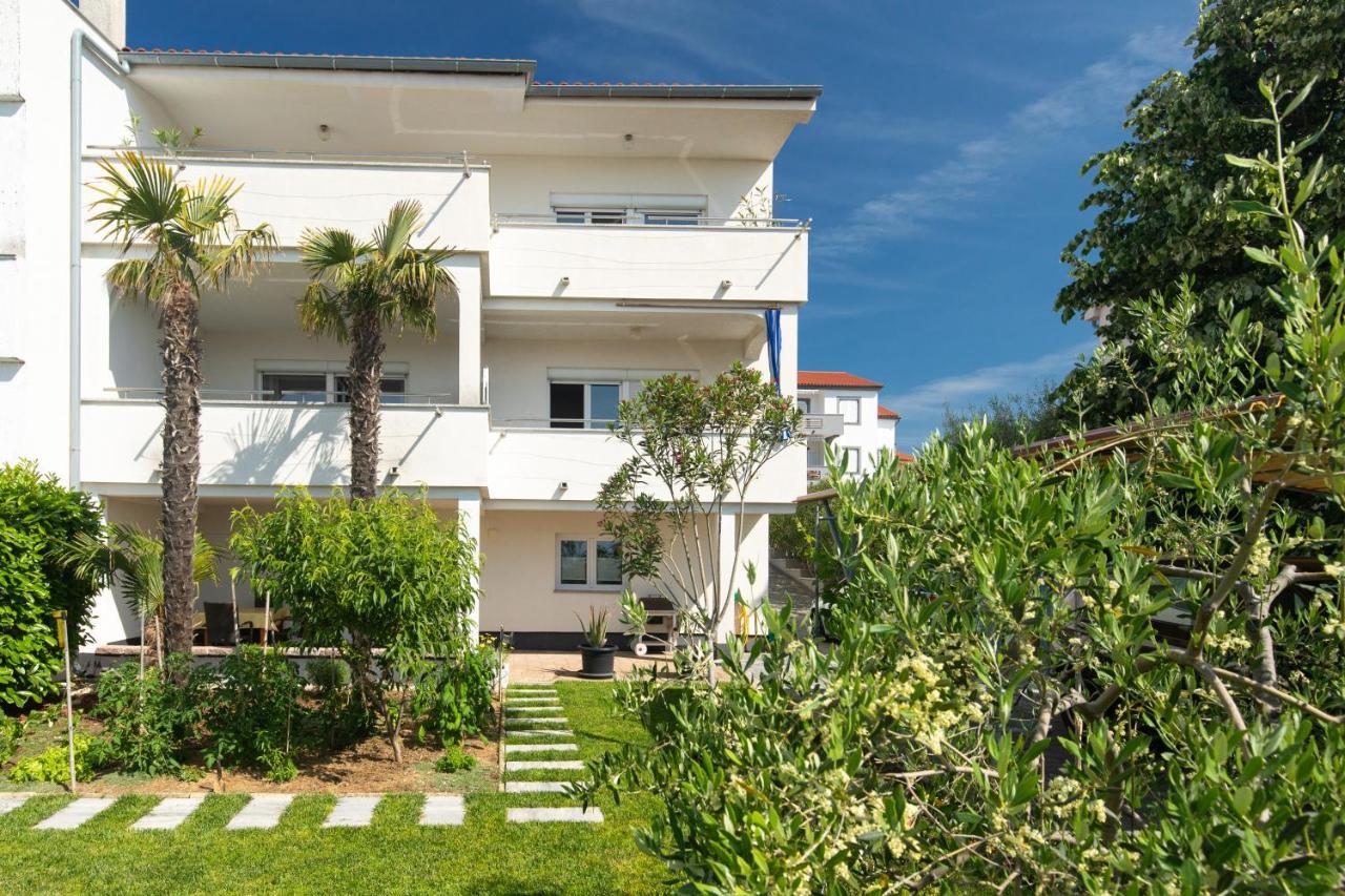 Apartments Oleander クルク エクステリア 写真